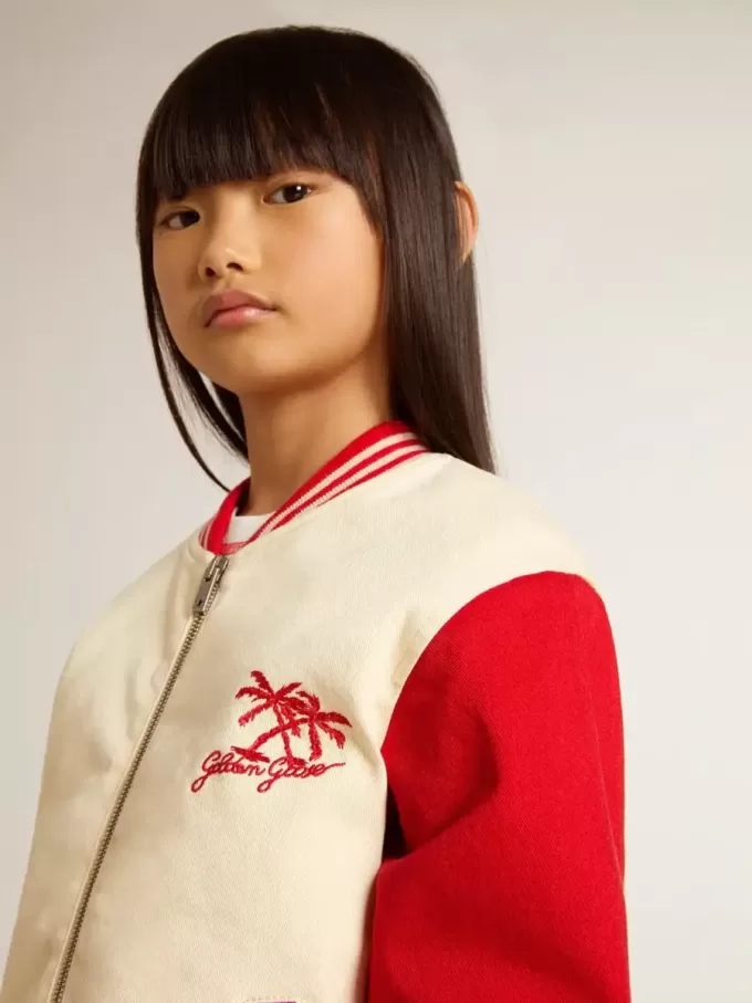 Cazadora bomber para niño en algodón beige y rojo con bordado en el pecho