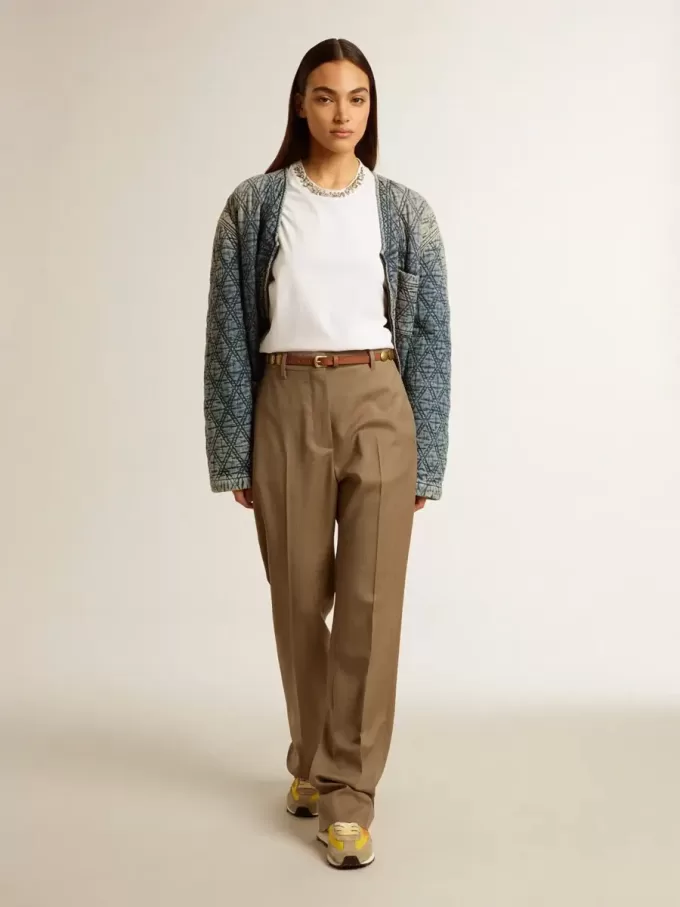 Chaqueta acolchada azul para mujer en denim de algodón con acabado desgastado Chaqueta acolchada azul para mujer en denim de algodón con acabado desgastado