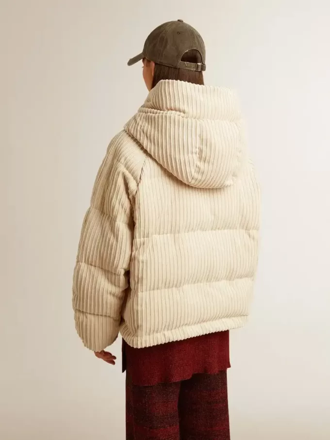 Chaqueta acolchada ecológica con cremallera y capucha Chaqueta acolchada ecológica con cremallera y capucha