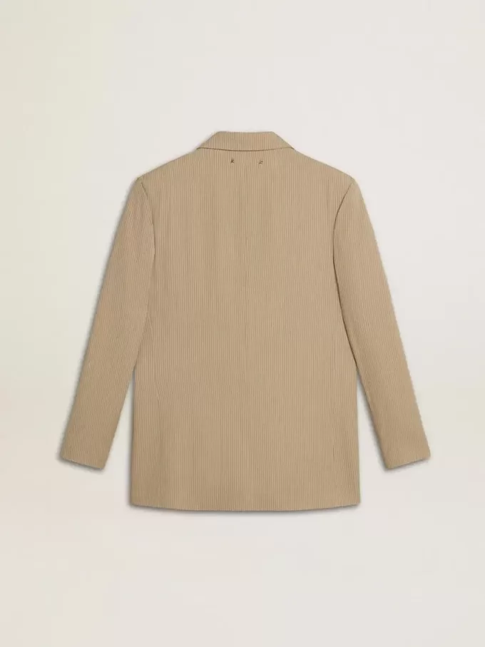 Chaqueta beige de rayas finas para mujer, de corte oversize y botonadura sencilla Chaqueta beige de rayas finas para mujer, de corte oversize y botonadura sencilla