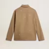 Chaqueta beige para hombre con bordado floral y cremallera completa