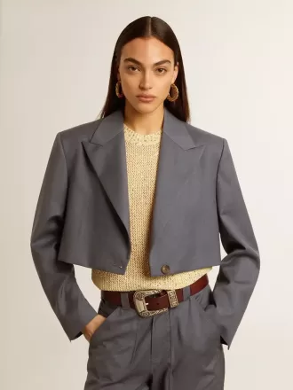 Chaqueta corta de mujer de lana azul claro con botonadura sencilla