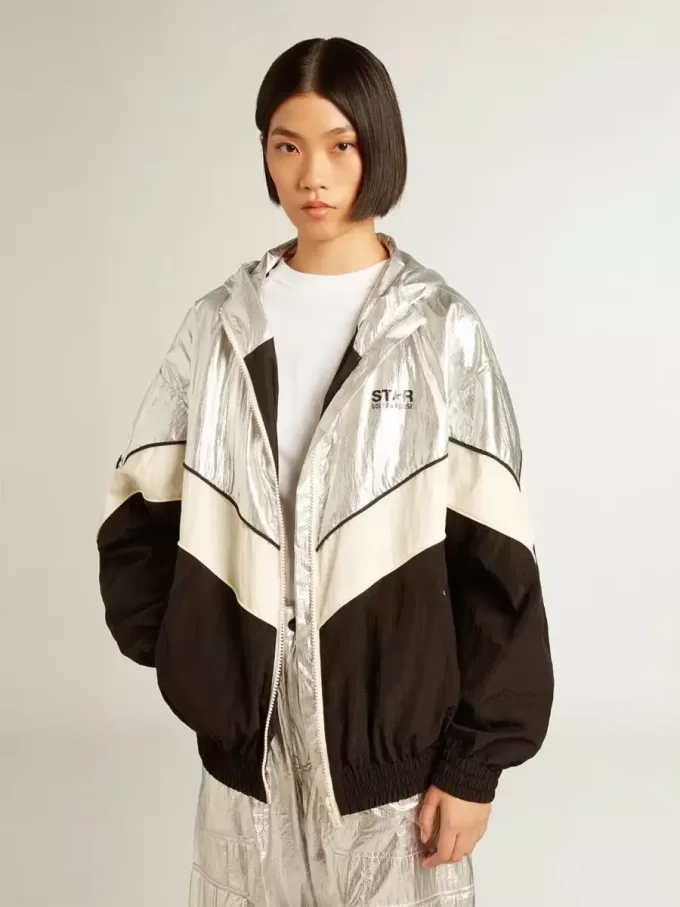 Chaqueta cortavientos para mujer en tejido técnico plateado y negro