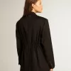 Chaqueta de esmoquin para mujer en gabardina de lana negra. Chaqueta de esmoquin para mujer en gabardina de lana negra.