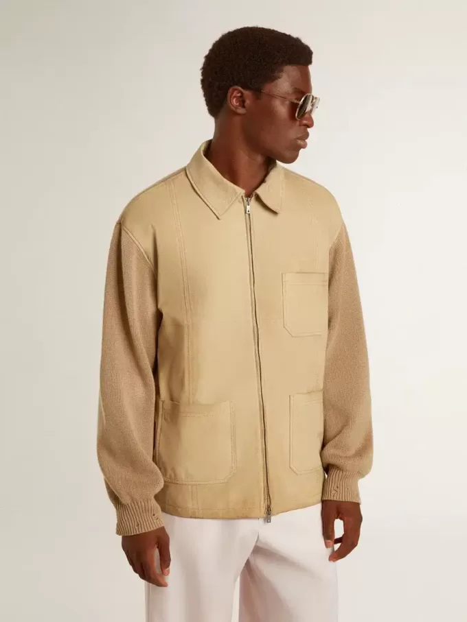 Chaqueta de hombre en piel nobuk color travertino con mangas y espalda en mezcla de lana Chaqueta de hombre en piel nobuk color travertino con mangas y espalda en mezcla de lana
