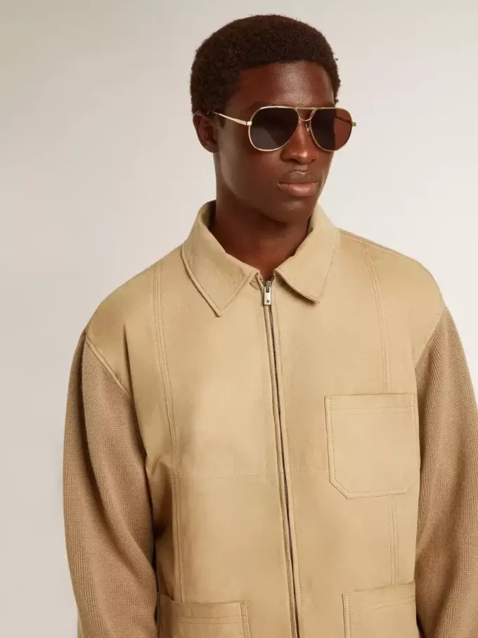 Chaqueta de hombre en piel nobuk color travertino con mangas y espalda en mezcla de lana Chaqueta de hombre en piel nobuk color travertino con mangas y espalda en mezcla de lana