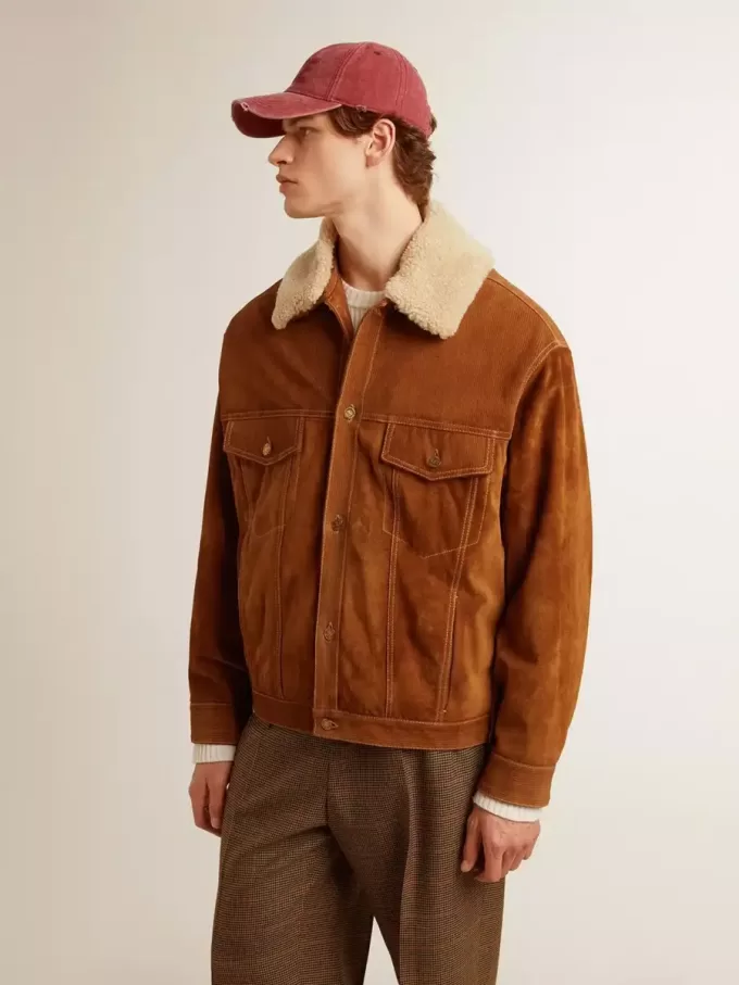 Chaqueta de hombre en piel serrada color tabaco con cuello de borreguillo Chaqueta de hombre en piel serrada color tabaco con cuello de borreguillo