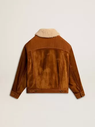Chaqueta de mujer en piel serrada color tabaco con cuello de borreguillo