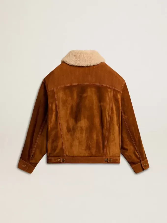 Chaqueta de mujer en piel serrada color tabaco con cuello de borreguillo Chaqueta de mujer en piel serrada color tabaco con cuello de borreguillo