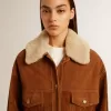 Chaqueta de mujer en piel serrada color tabaco con cuello de borreguillo Chaqueta de mujer en piel serrada color tabaco con cuello de borreguillo