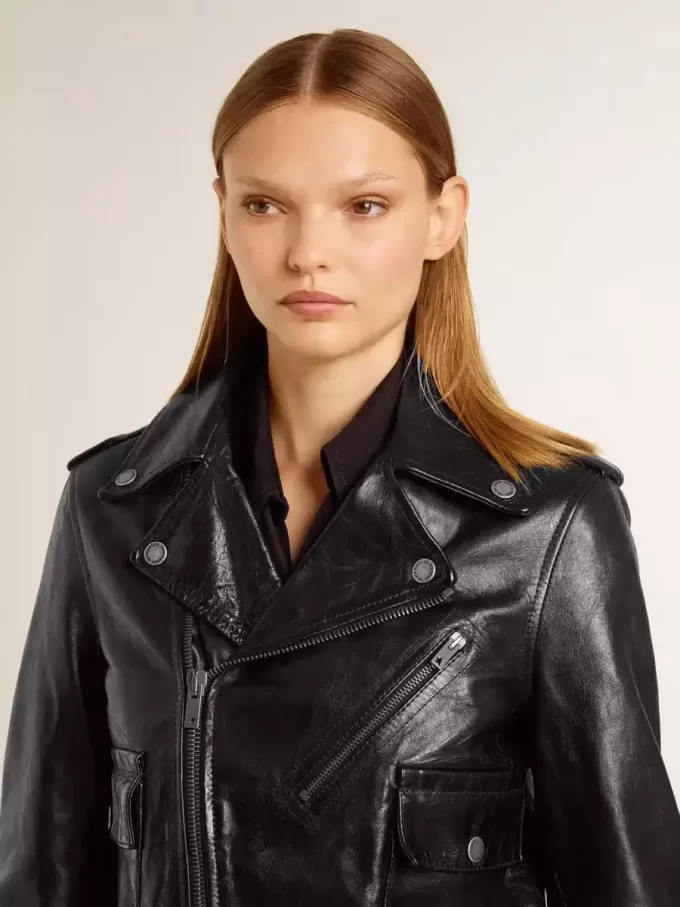 Chaqueta motera de cuero negro para mujer con efecto brillante Chaqueta motera de cuero negro para mujer con efecto brillante