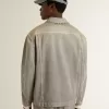 Chaqueta vaquera gris para hombre con tachuelas Chaqueta vaquera gris para hombre con tachuelas