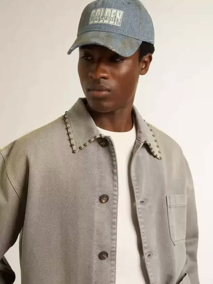 Chaqueta vaquera gris para hombre con tachuelas Chaqueta vaquera gris para hombre con tachuelas