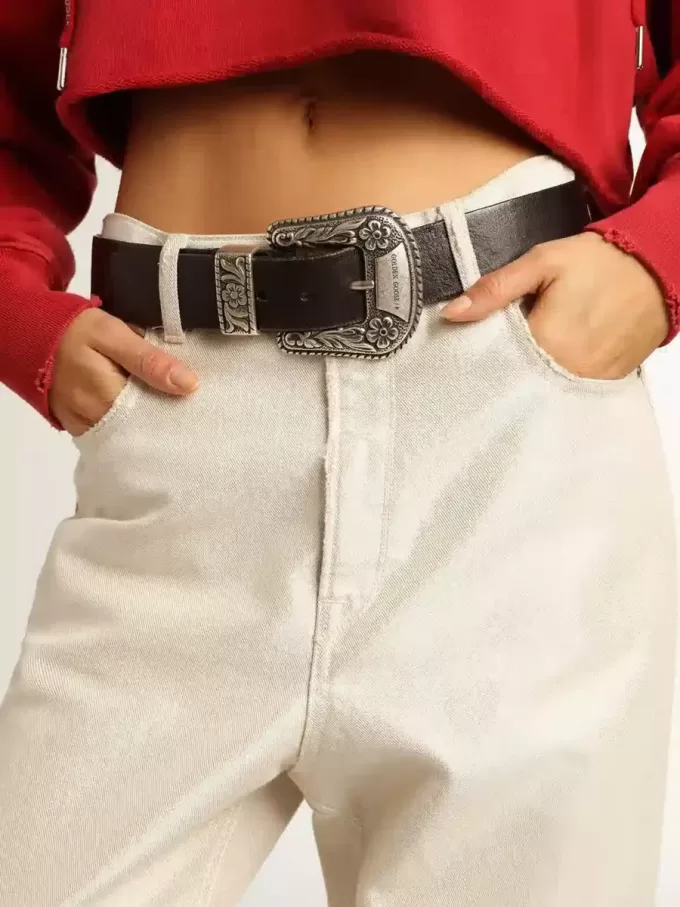 Cinturón de mujer en cuero negro con tachuelas Cinturón de mujer en cuero negro con tachuelas