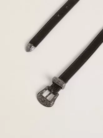 Cinturón de piel negro con hebilla plateada