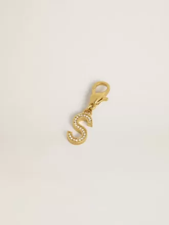 Colgante con letra S en latón dorado con cristales