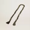 Colgante de tejido trenzado negro con cadena de latón Colgante de tejido trenzado negro con cadena de latón