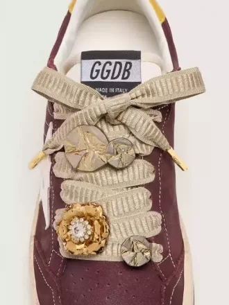 Cordones bordados «Vintage» de color beige con adornos aplicados