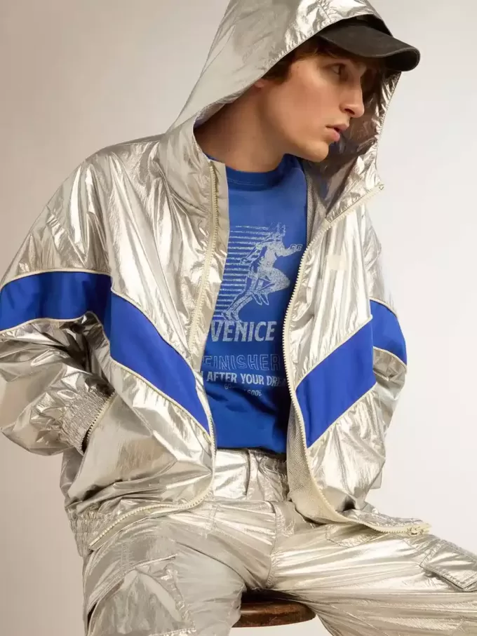 Cortavientos para hombre en tejido técnico plateado.
