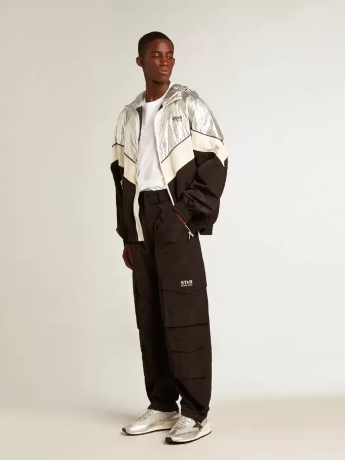 Cortavientos para hombre en tejido técnico plateado y negro Cortavientos para hombre en tejido técnico plateado y negro