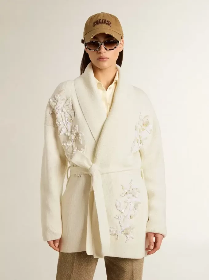 Cárdigan de algodón color crema para mujer con bordado floral Cárdigan de algodón color crema para mujer con bordado floral