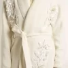 Cárdigan de algodón color crema para mujer con bordado floral Cárdigan de algodón color crema para mujer con bordado floral