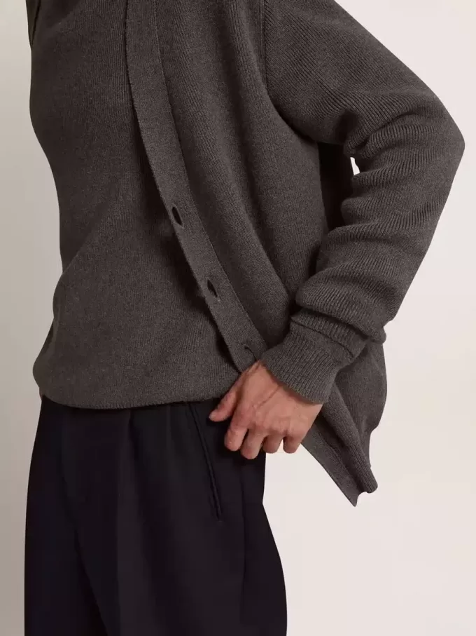 Cárdigan de hombre en algodón gris jaspeado con logotipo en la espalda Cárdigan de hombre en algodón gris jaspeado con logotipo en la espalda