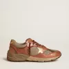 Dad-Star para mujer en nubuck con estrella de cuero dorado y lengüeta de ante en el talón Dad-Star para mujer en nubuck con estrella de cuero dorado y lengüeta de ante en el talón