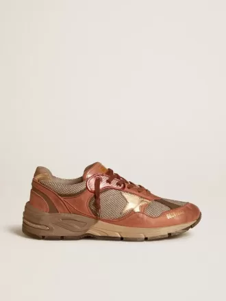 Dad-Star para mujer en nubuck con estrella de cuero dorado y lengüeta de ante en el talón