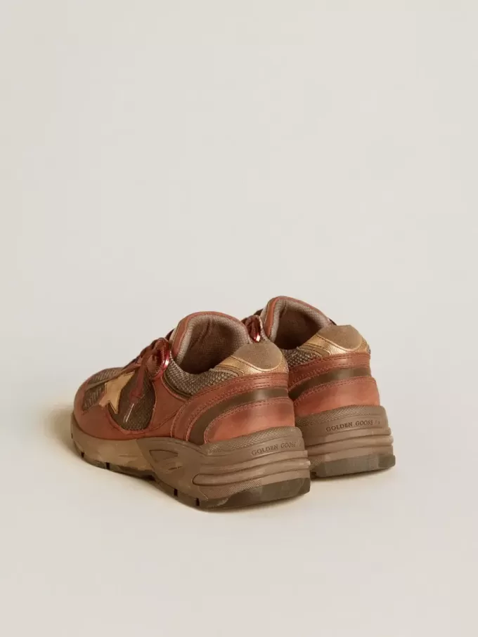 Dad-Star para mujer en nubuck con estrella de cuero dorado y lengüeta de ante en el talón Dad-Star para mujer en nubuck con estrella de cuero dorado y lengüeta de ante en el talón