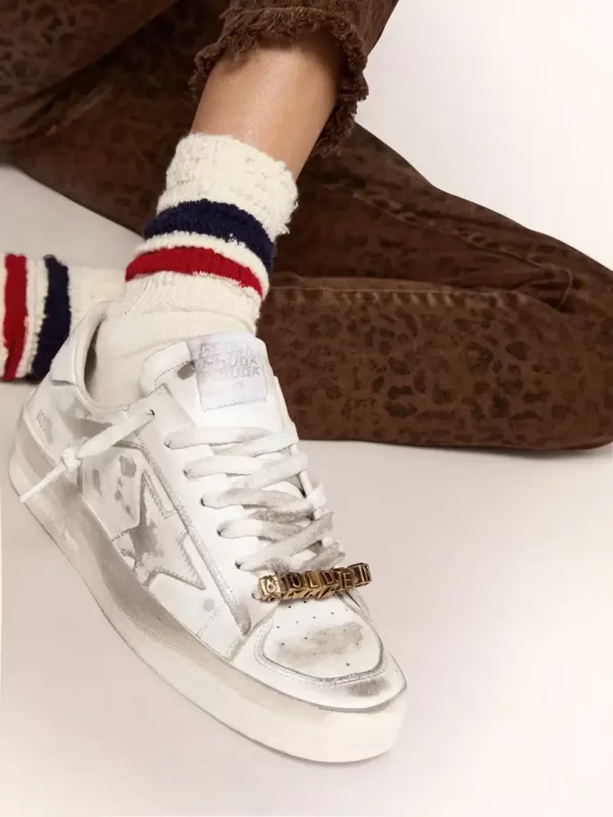 Dijes cúbicos para mujer en color oro antiguo con letras del alfabeto Dijes cúbicos para mujer en color oro antiguo con letras del alfabeto