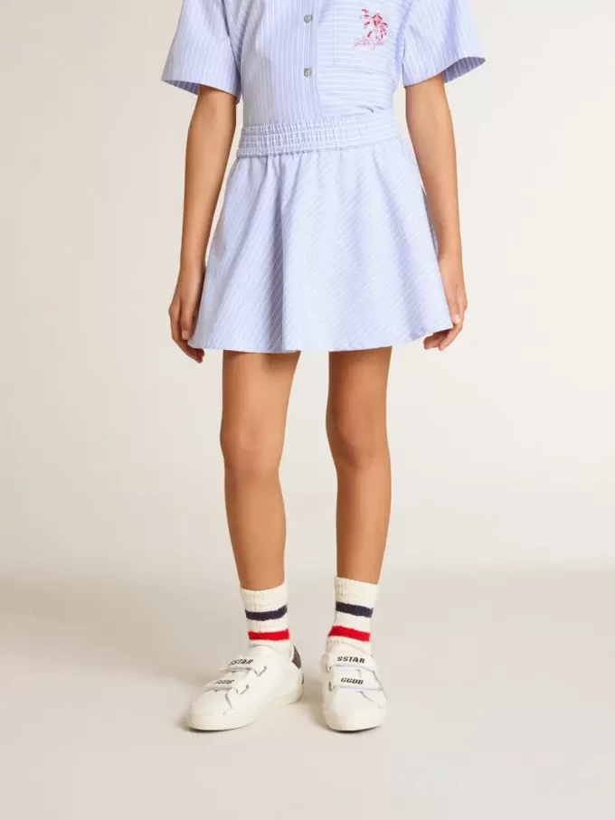 Falda de niña con rayas azul claro Falda de niña con rayas azul claro
