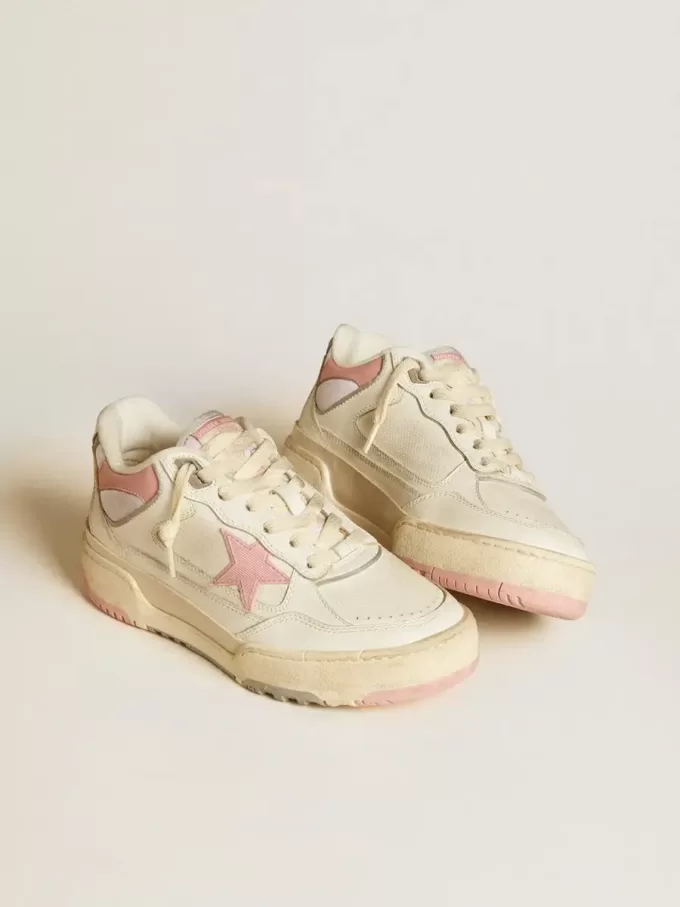 Forty2 para mujer con estrella rosa y lengüeta de cuero blanco en el talón