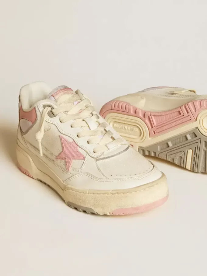 Forty2 para mujer con estrella rosa y lengüeta de cuero blanco en el talón