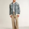 Forty2 para hombre con estrella rosa y lengüeta de cuero blanco en el talón. Forty2 para hombre con estrella rosa y lengüeta de cuero blanco en el talón.