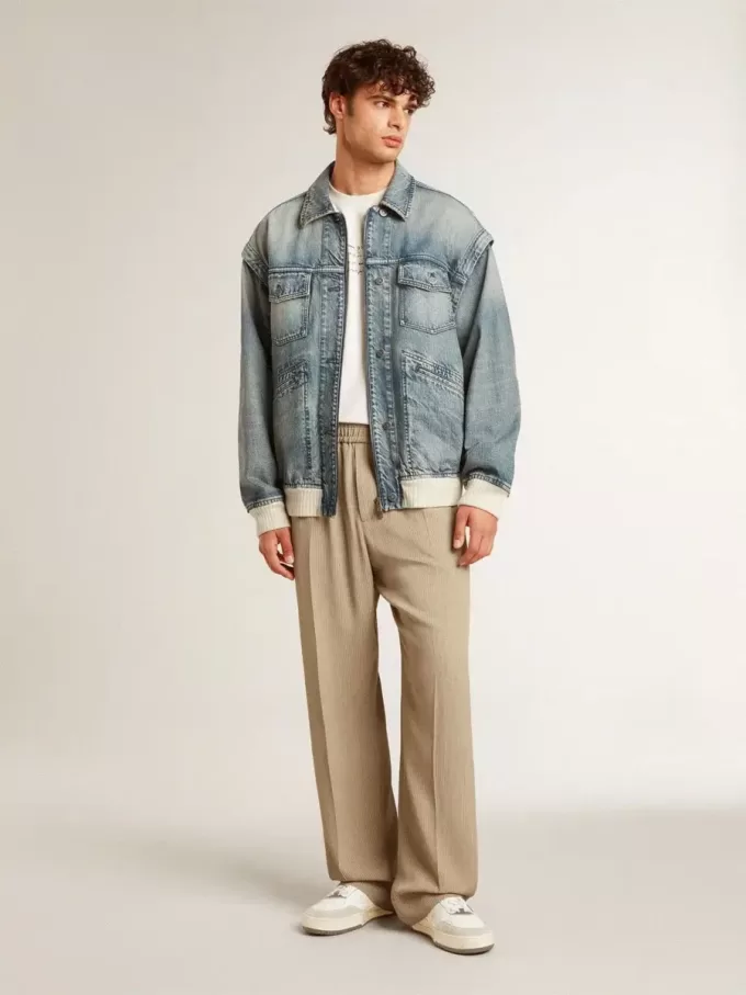 Forty2 para hombre con estrella rosa y lengüeta de cuero blanco en el talón. Forty2 para hombre con estrella rosa y lengüeta de cuero blanco en el talón.