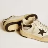 Forty2 para mujer con estrella negra y lengüeta del talón de cuero negro Forty2 para mujer con estrella negra y lengüeta del talón de cuero negro