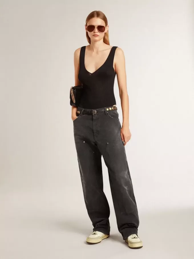 Forty2 para mujer con estrella negra y lengüeta del talón de cuero negro Forty2 para mujer con estrella negra y lengüeta del talón de cuero negro