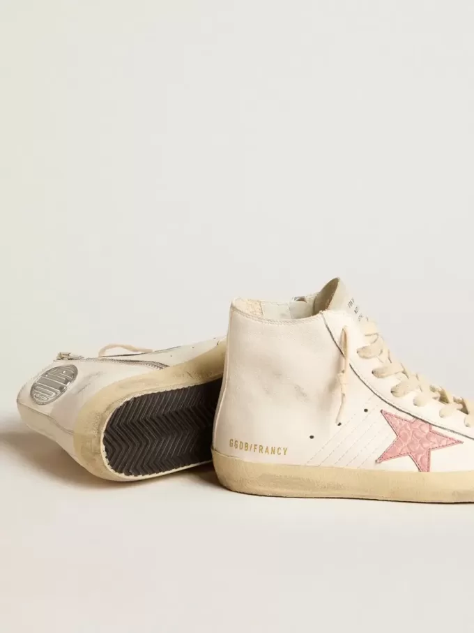 Francy en napa color crema con estrella de piel rosa con estampado de cocodrilo Francy en napa color crema con estrella de piel rosa con estampado de cocodrilo