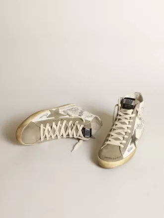 Francy para mujer con inserciones de ante gris paloma y letras por toda la superficie