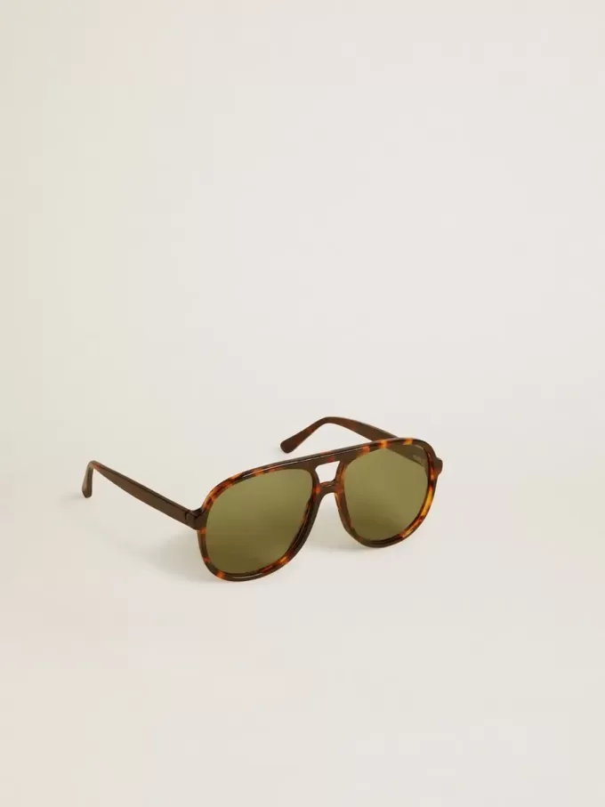 Gafas de sol estilo aviador con montura de carey y lentes verdes