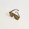 Gafas de sol estilo aviador con montura de carey y lentes verdes
