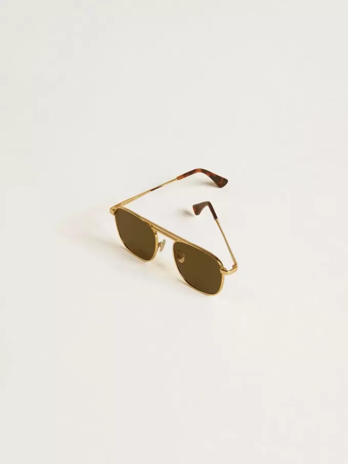 Gafas de sol estilo aviador con montura dorada y lentes verdes Gafas de sol estilo aviador con montura dorada y lentes verdes
