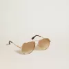 Gafas de sol estilo aviador con montura en oro rosa y lentes color miel
