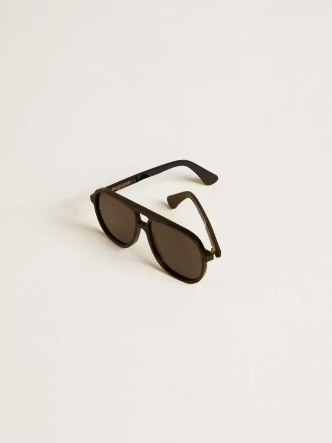 Gafas de sol estilo aviador con montura y lentes negras Gafas de sol estilo aviador con montura y lentes negras