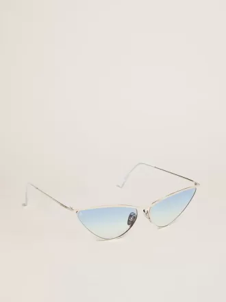 Gafas de sol estilo ojo de gato con montura plateada y lentes azules