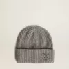 Gorro de lana gris acanalado Gorro de lana gris acanalado