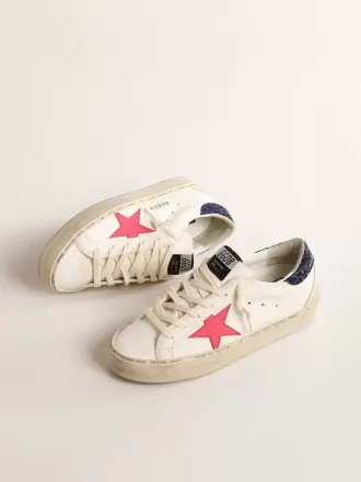 Hi Star con estrella de piel fucsia y lengüeta azul brillante en el talón