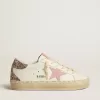 Hi Star en piel blanca con estrella de ante rosa y lengüeta del talón con purpurina rosa Hi Star en piel blanca con estrella de ante rosa y lengüeta del talón con purpurina rosa