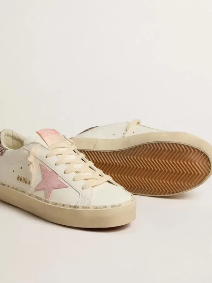 Hi Star en piel blanca con estrella de ante rosa y lengüeta del talón con purpurina rosa Hi Star en piel blanca con estrella de ante rosa y lengüeta del talón con purpurina rosa
